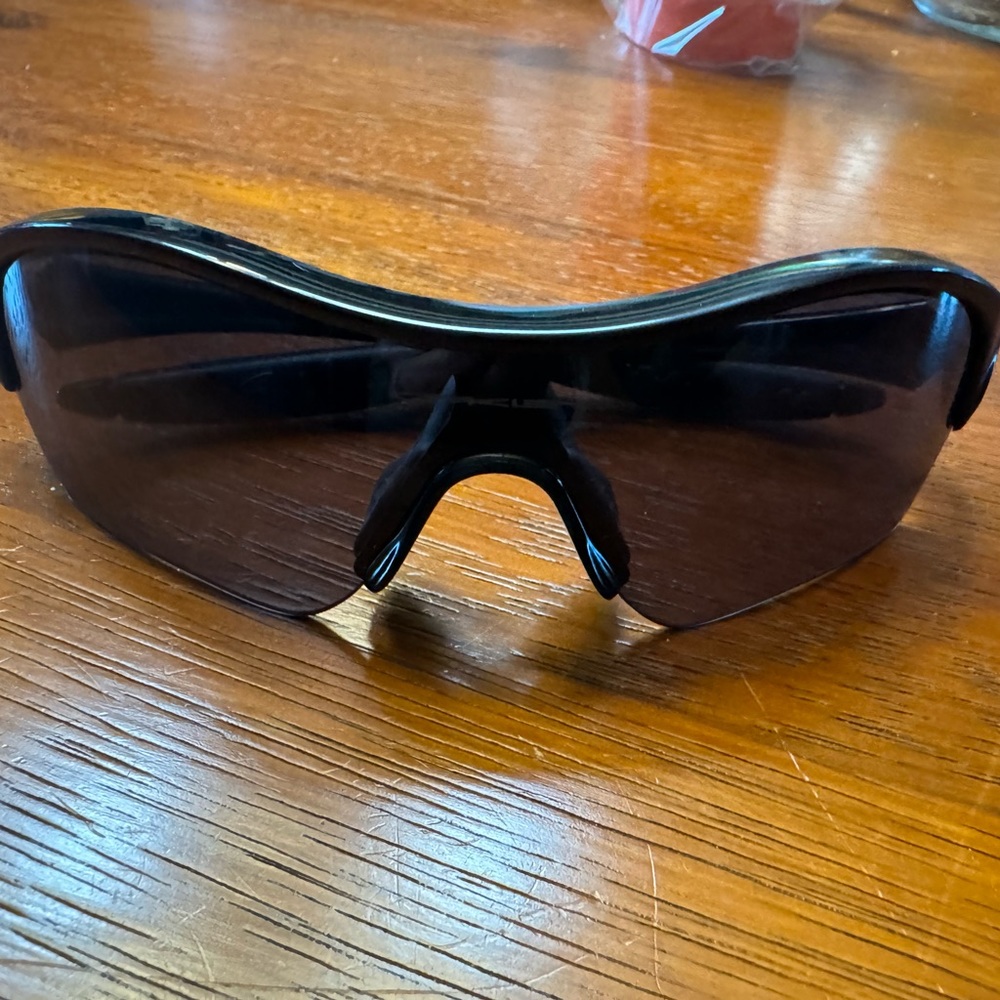 Oakley sunglasses Endure small frame